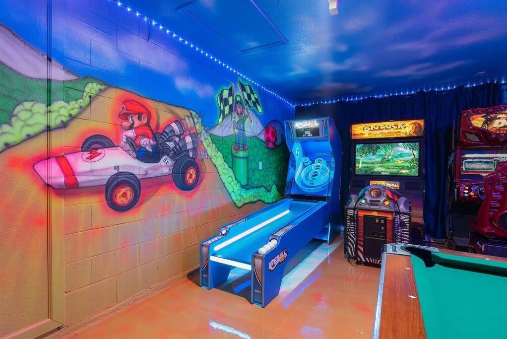 Holiday home Free Arcade! Themed! South Facing Pool!