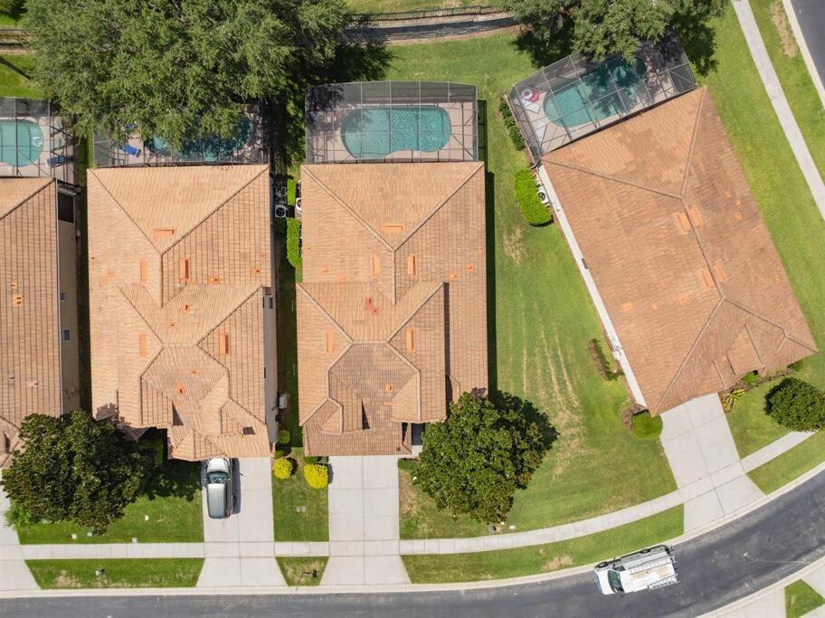 Holiday home Free Arcade! Themed! South Facing Pool! Orlando
