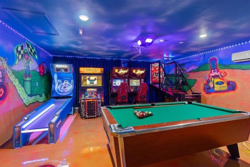 Holiday home Free Arcade! Themed! South Facing Pool! *
