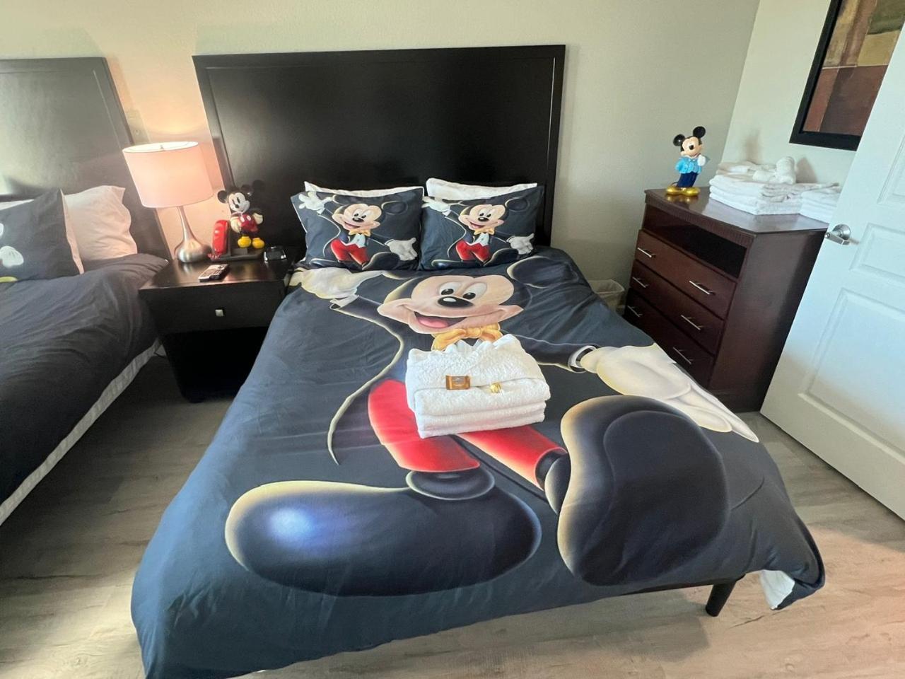 Epic Disney, Universal Shuttle Apartment *
