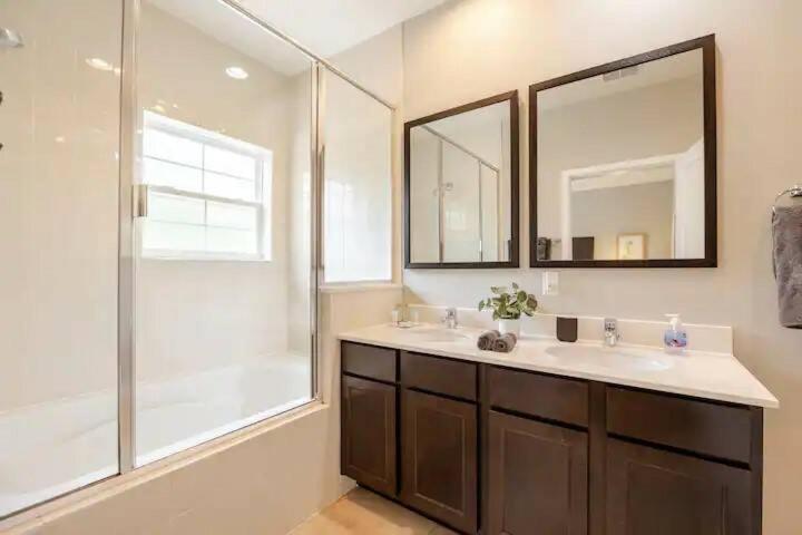 Corvette Getaway - 2 Beds - Jacuzzi - Forest View * Orlando