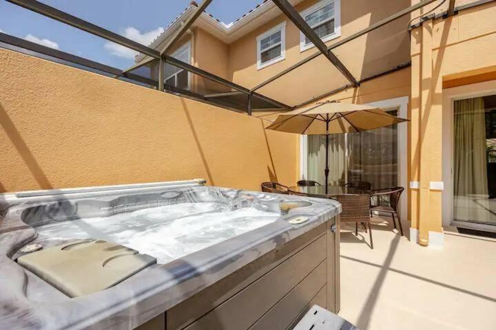 Corvette Getaway - 2 Beds - Jacuzzi - Forest View Holiday home