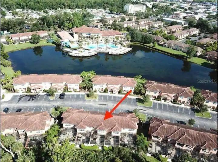Corvette Getaway - 2 Beds - Jacuzzi - Forest View Orlando
