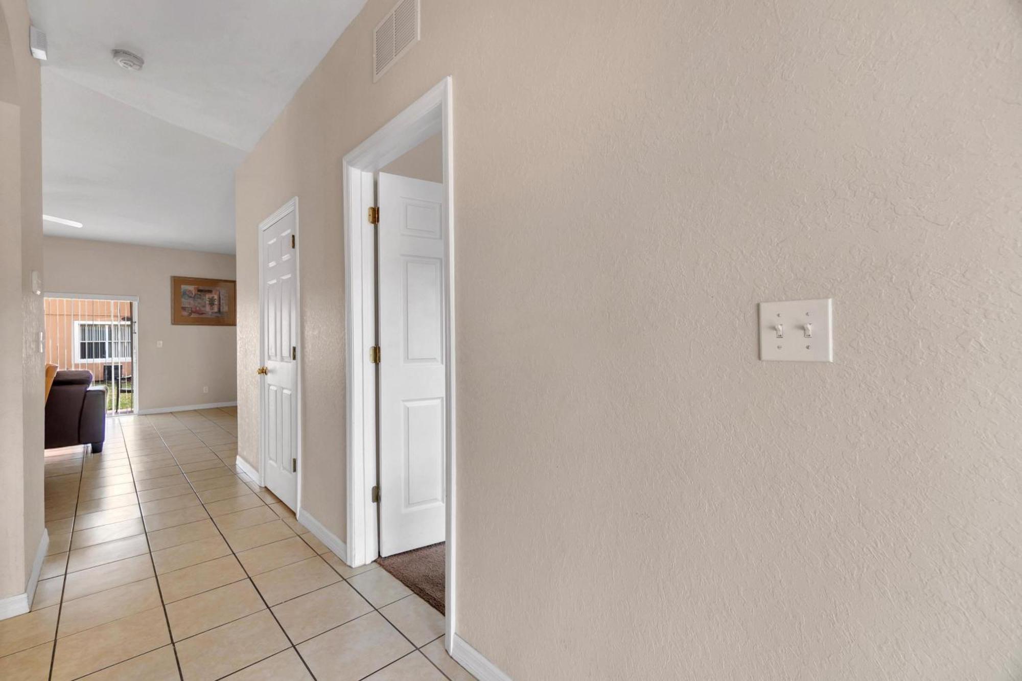 Apartment Ro2707bd - 4bedrms - Regal Oaks