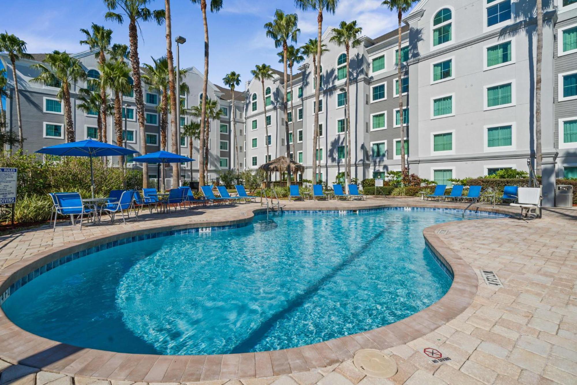 Epic Disney, Universal Shuttle Apartment