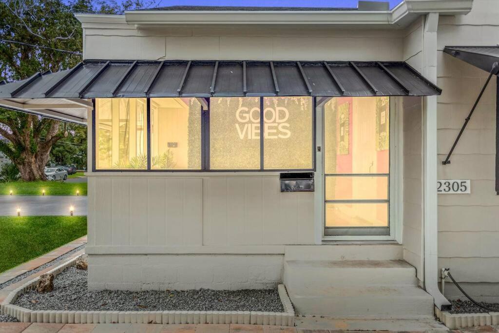 King Bd Charming 2-storey W Privateyard Holiday home