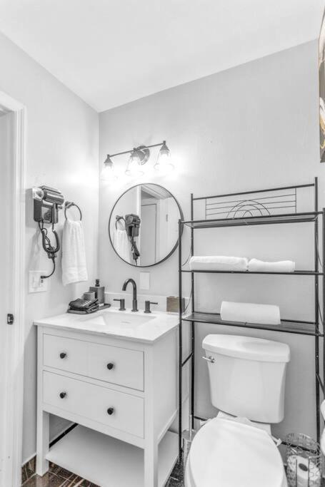 King Bd Charming 2-storey W Privateyard Orlando