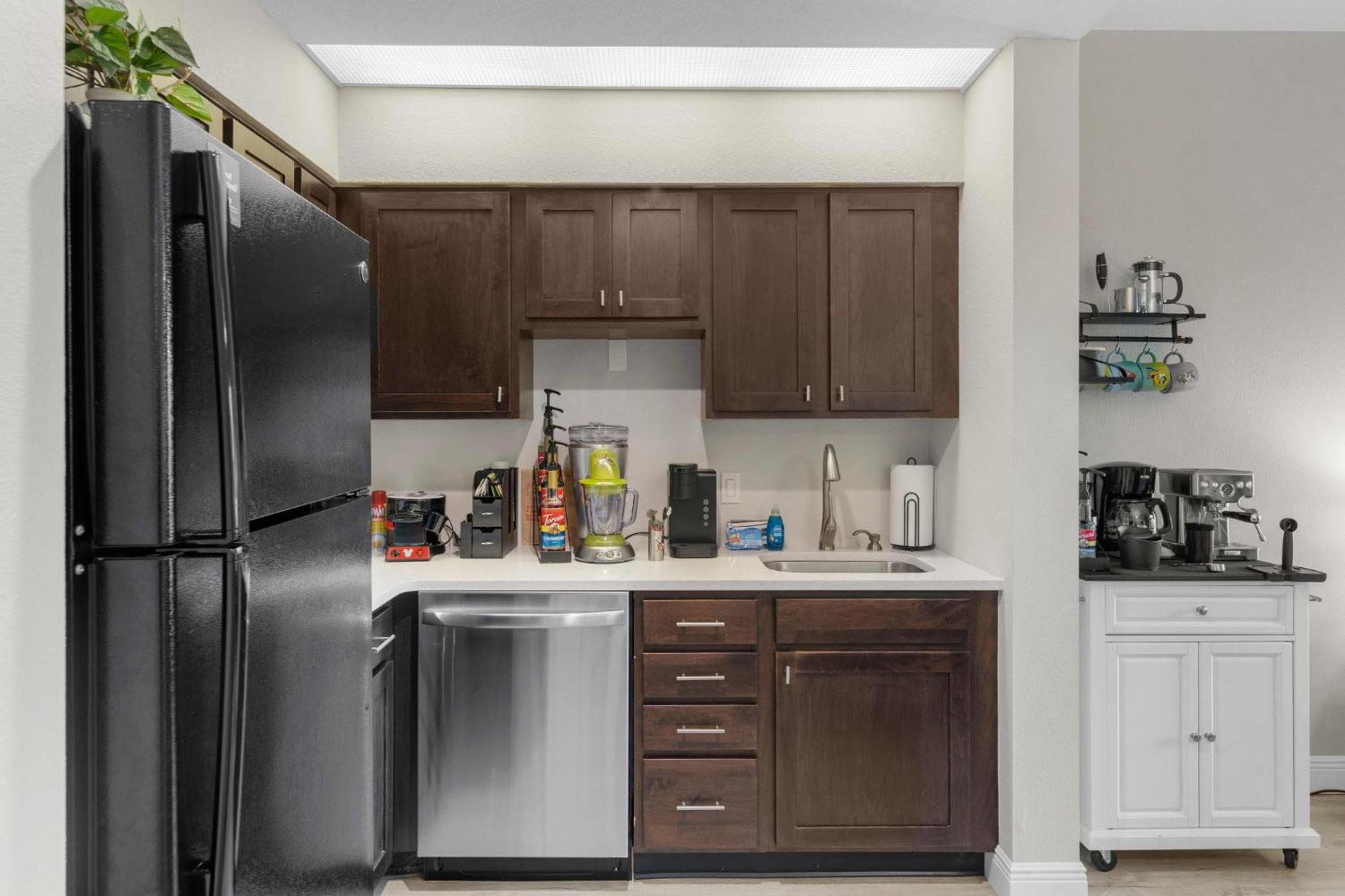 Apartment Shuttle King Bed Free Park *