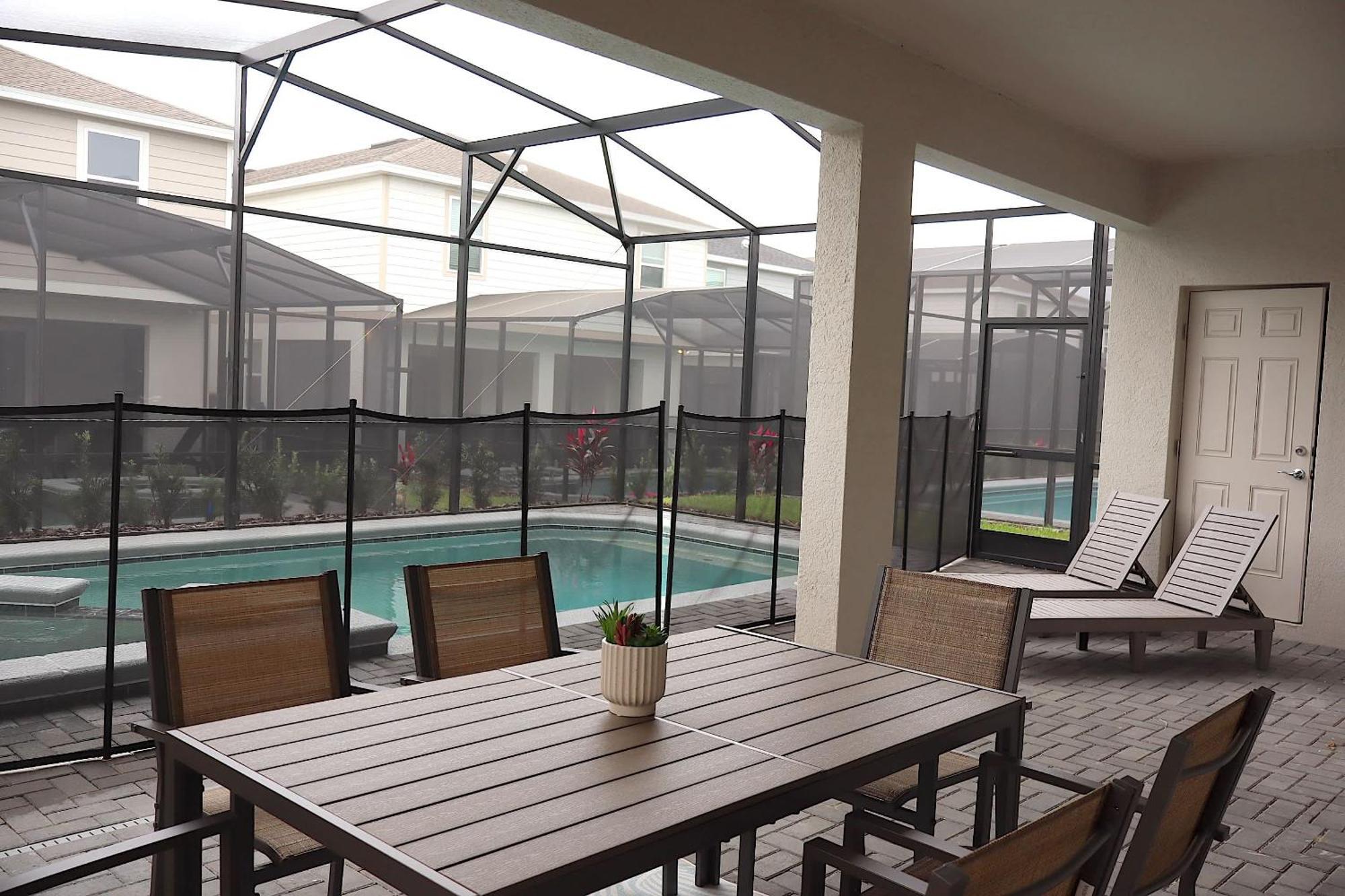 Spectacular 7 Bedroom With Private Pool Orlando