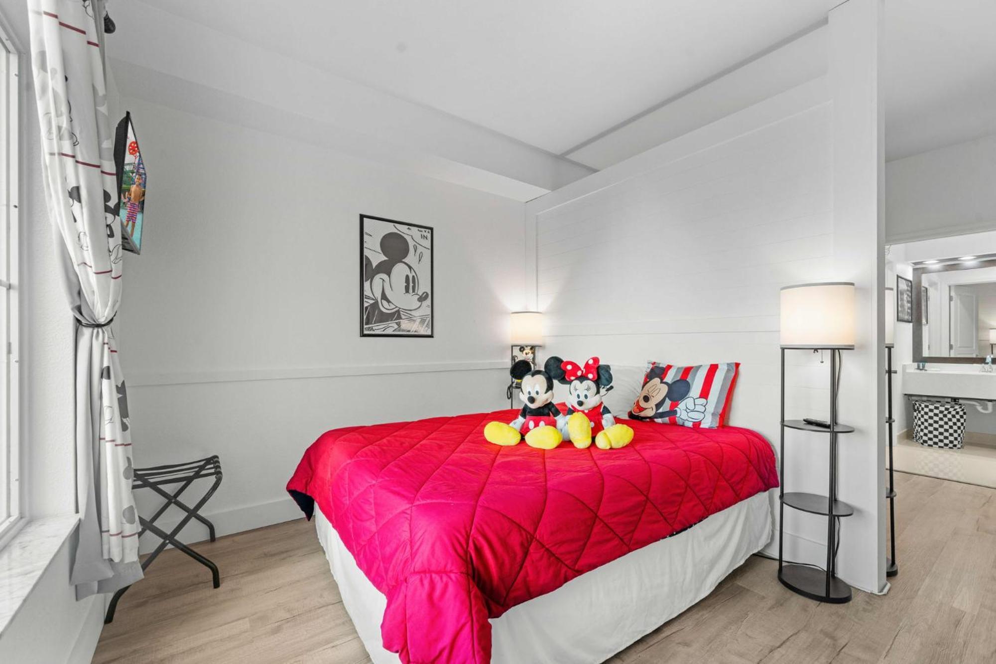 Free Shuttle 3 Queen Beds Apartment