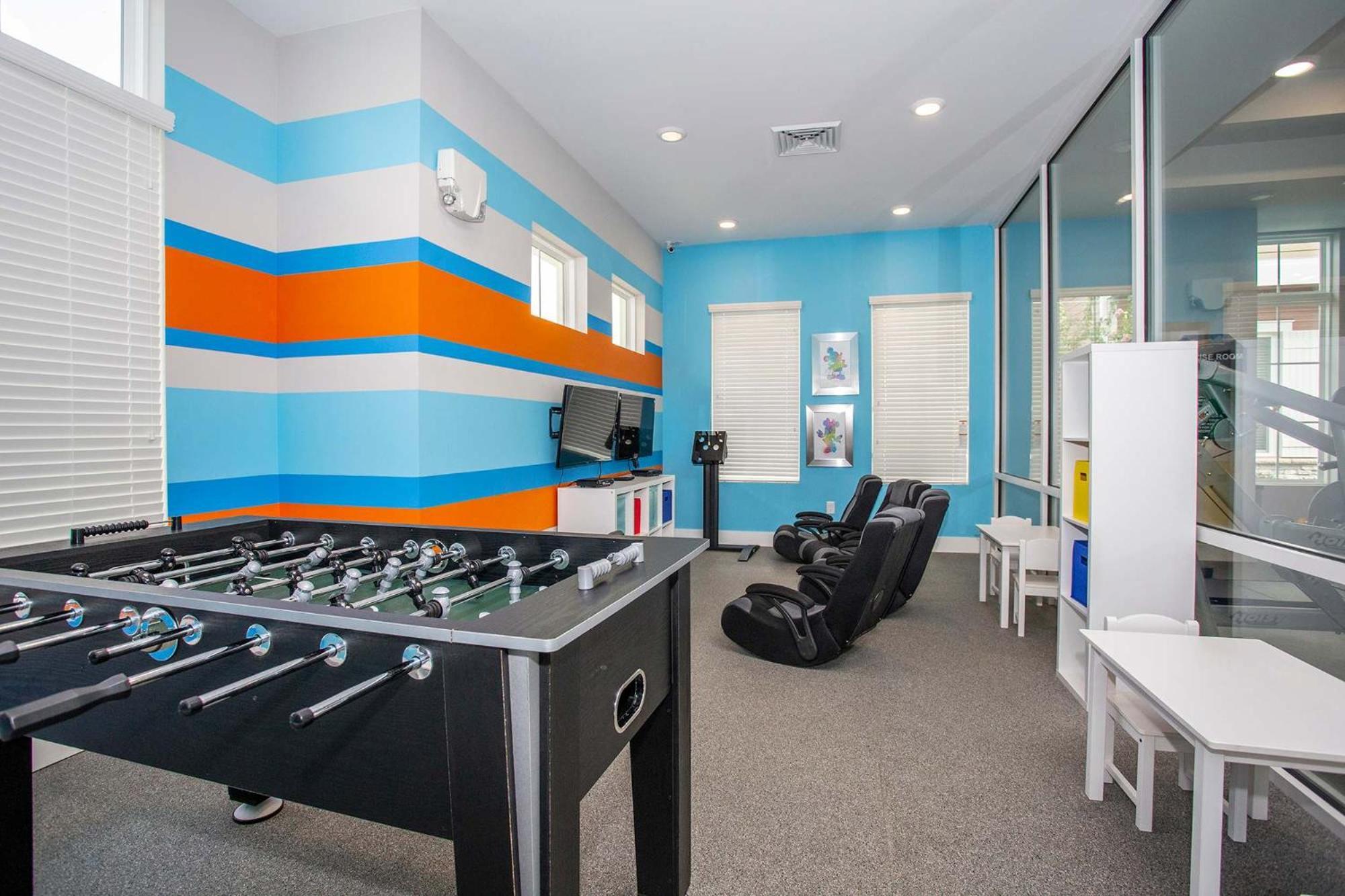 Chic 4 Bedroom At Summerville Minutes From