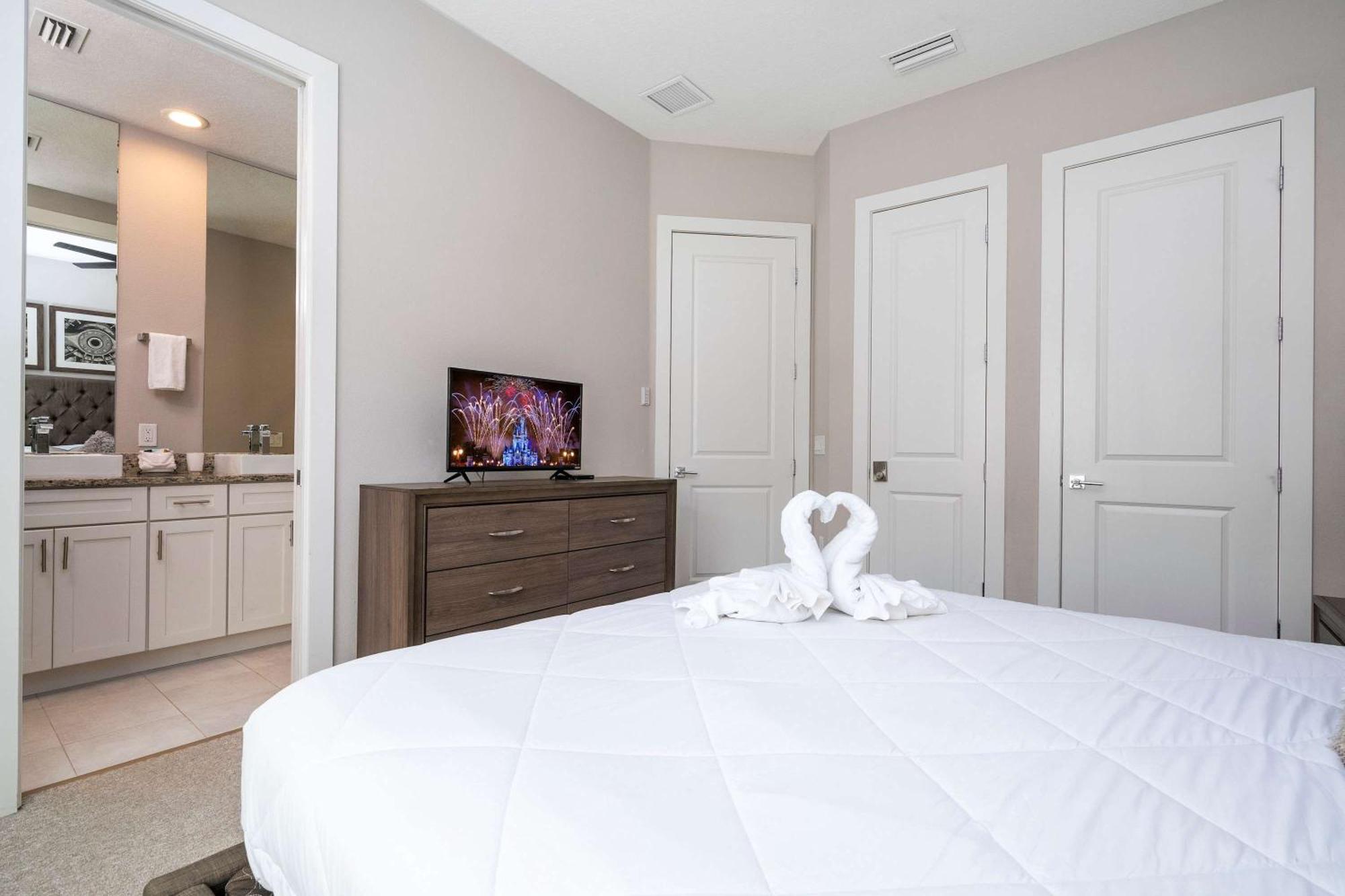 Modern Chic Mickey And Toy Story Holiday home *