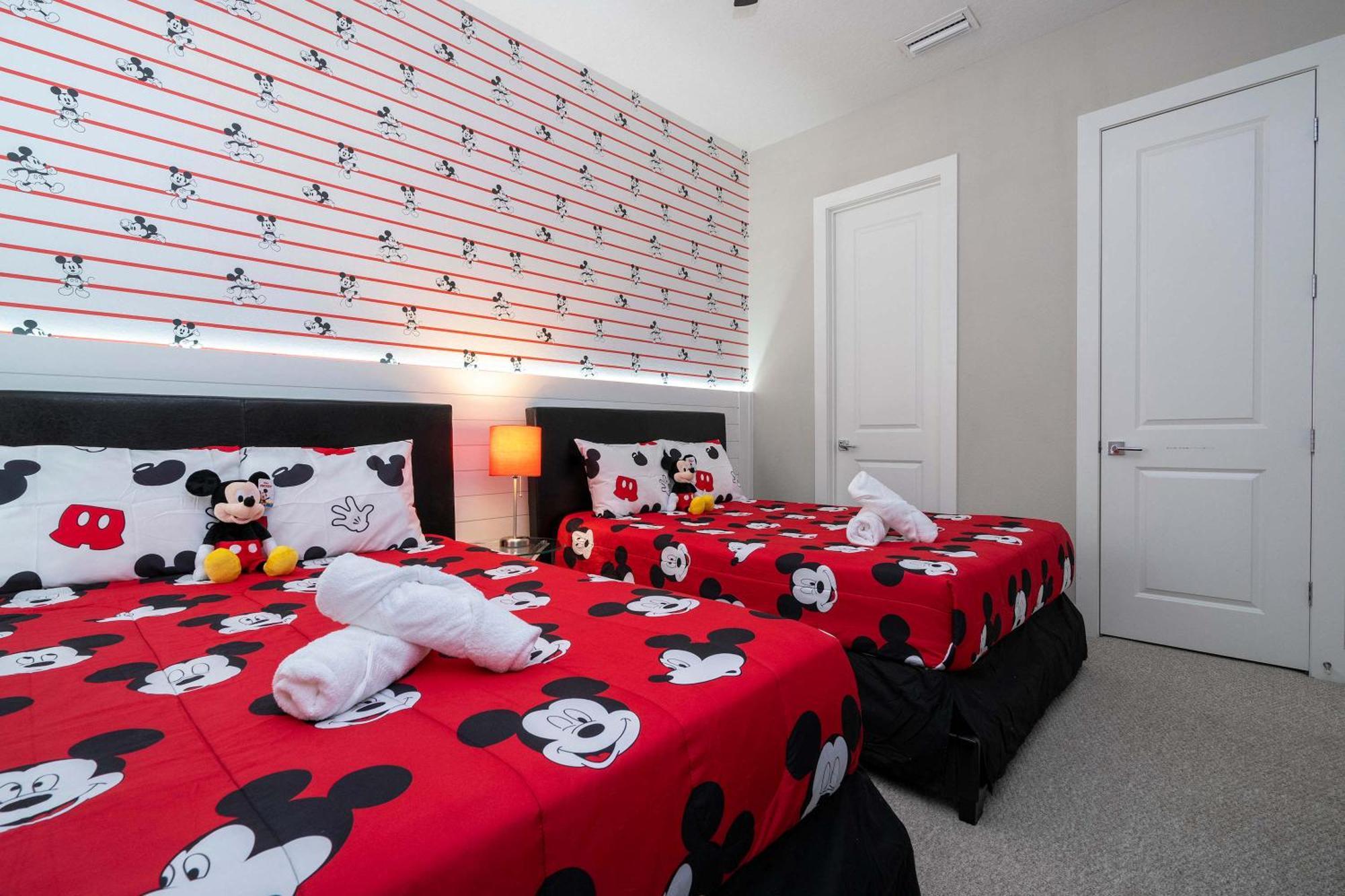Modern Chic Mickey And Toy Story Holiday home *