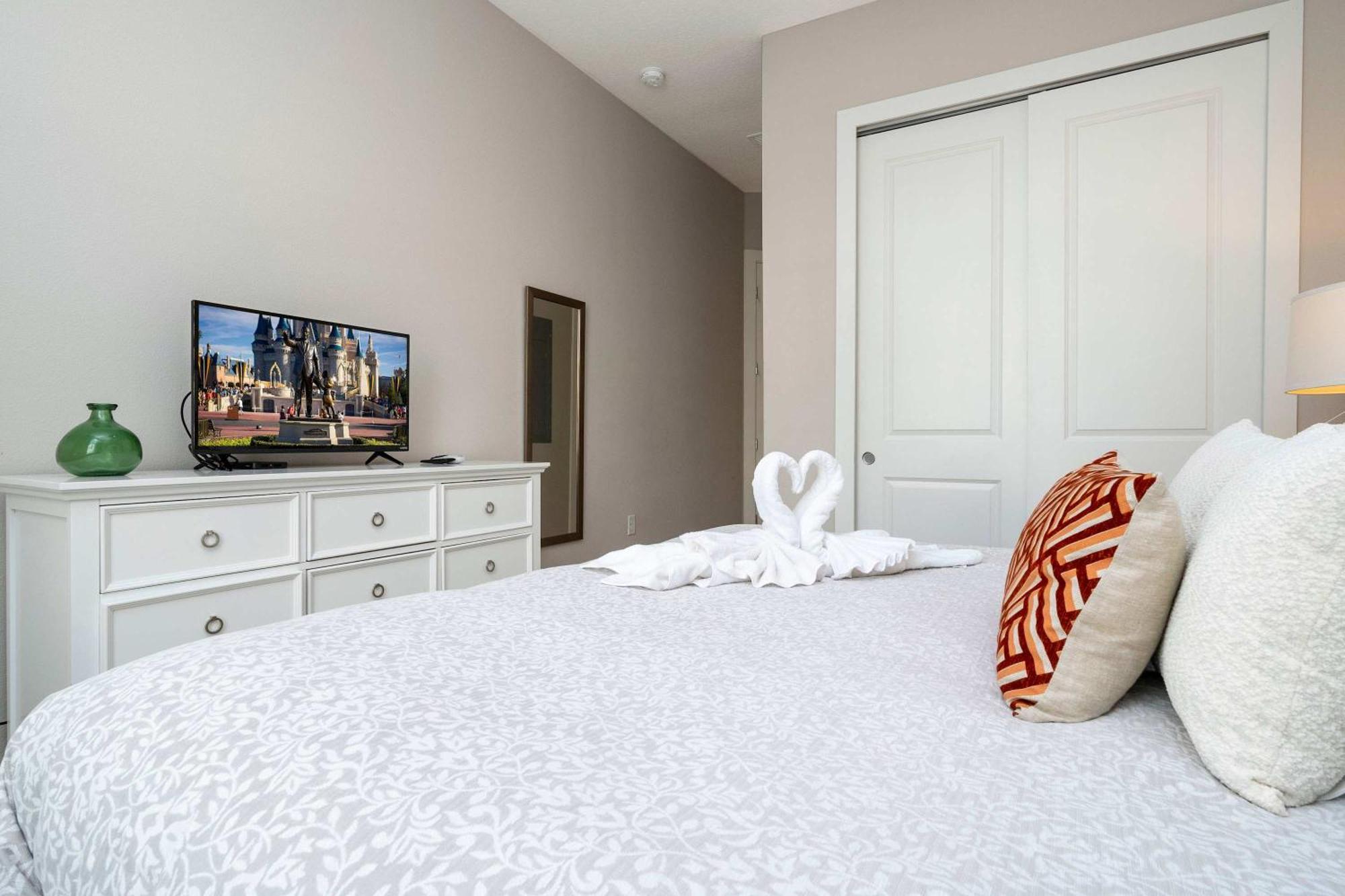 Holiday home Modern Chic Mickey And Toy Story *