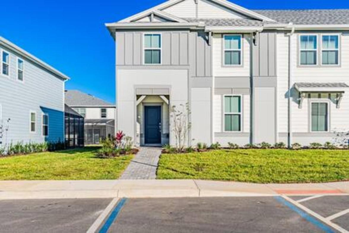 Stunning 5b45b, Heated Pool & Bbq