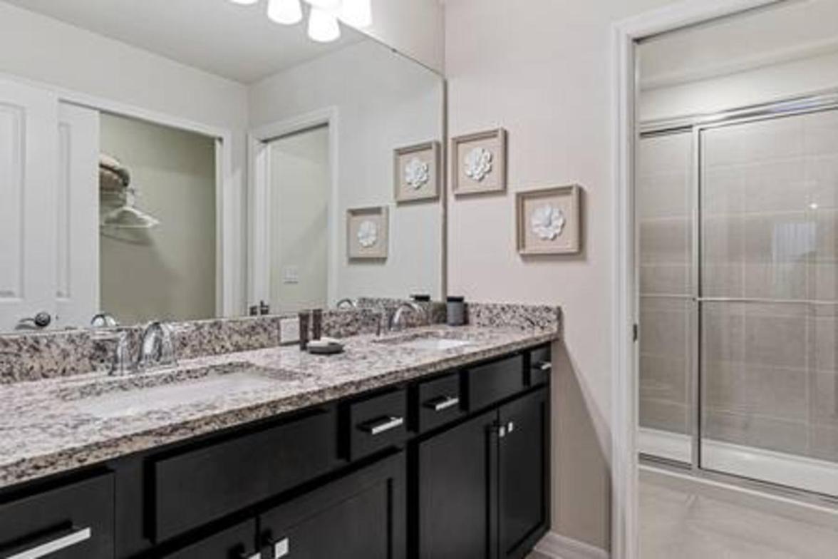 Stunning 5b45b, Heated Pool & Bbq *