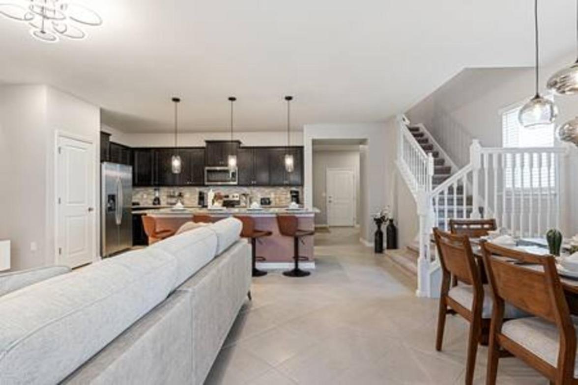 Stunning 5b45b, Heated Pool & Bbq Holiday home
