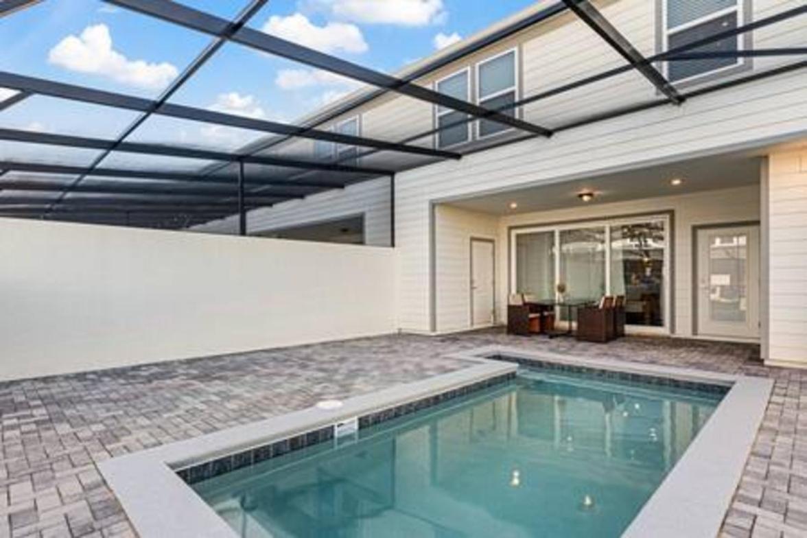 Stunning 5b45b, Heated Pool & Bbq *