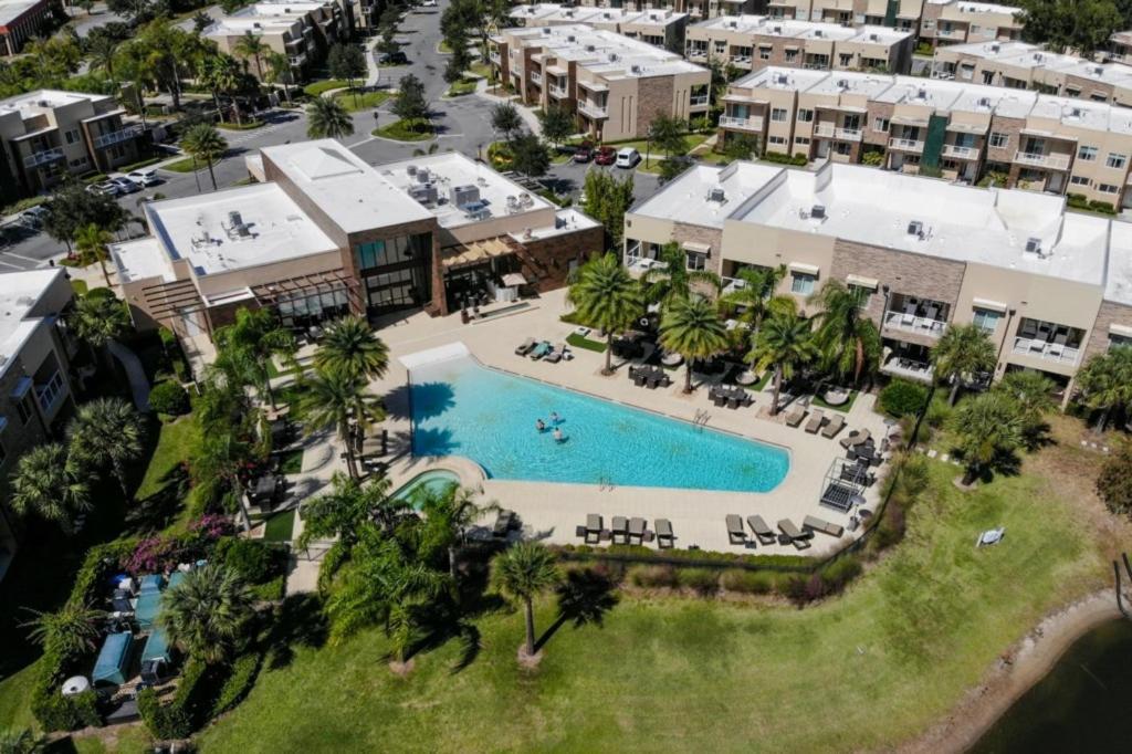 3 Bedroom- 3,5 Bathroom Magic Village 7669 Rd *