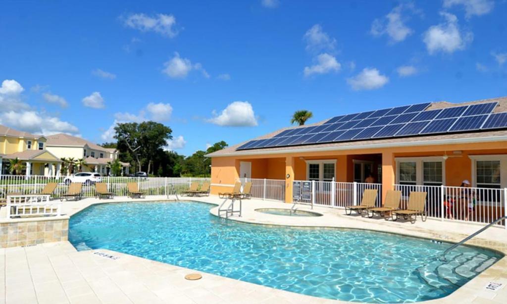 Serenity Townhome: Disney-adjacent Retreat With Private Pool Orlando