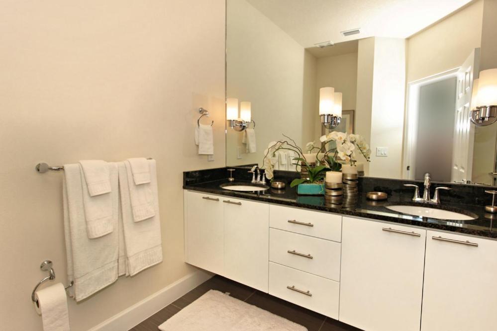 Serenity Townhome: Disney-adjacent Retreat With Private Pool *