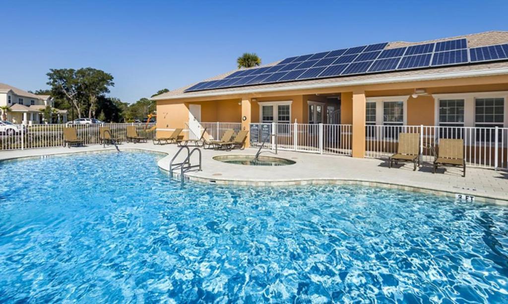 Serenity Townhome: Disney-adjacent Retreat With Private Pool Orlando