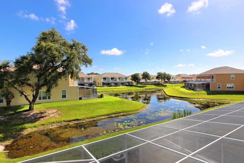 Serenity Townhome: Disney-adjacent Retreat With Private Pool Holiday home