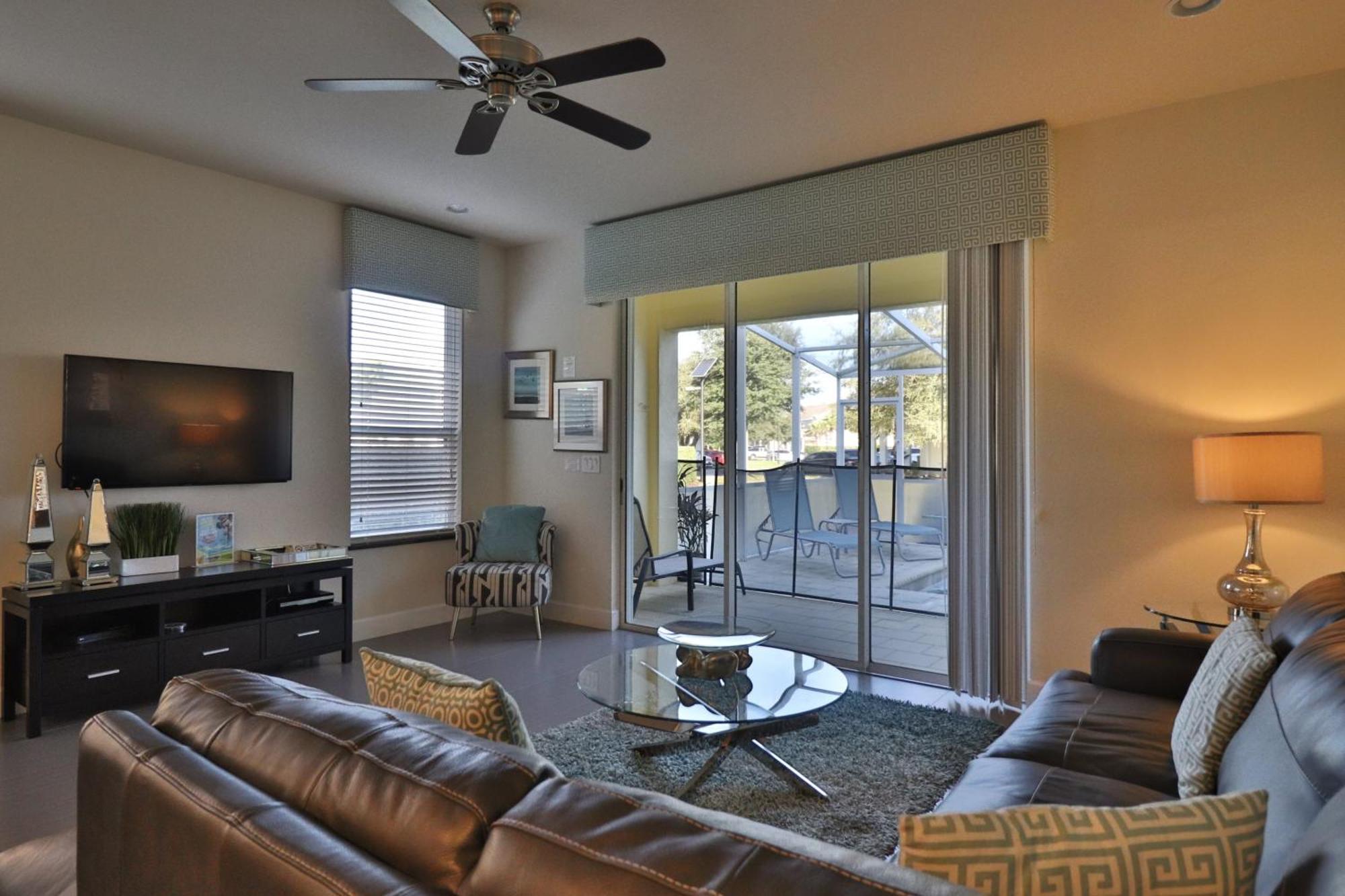 Serenity Townhome: Disney-adjacent Retreat With Private Pool * Orlando