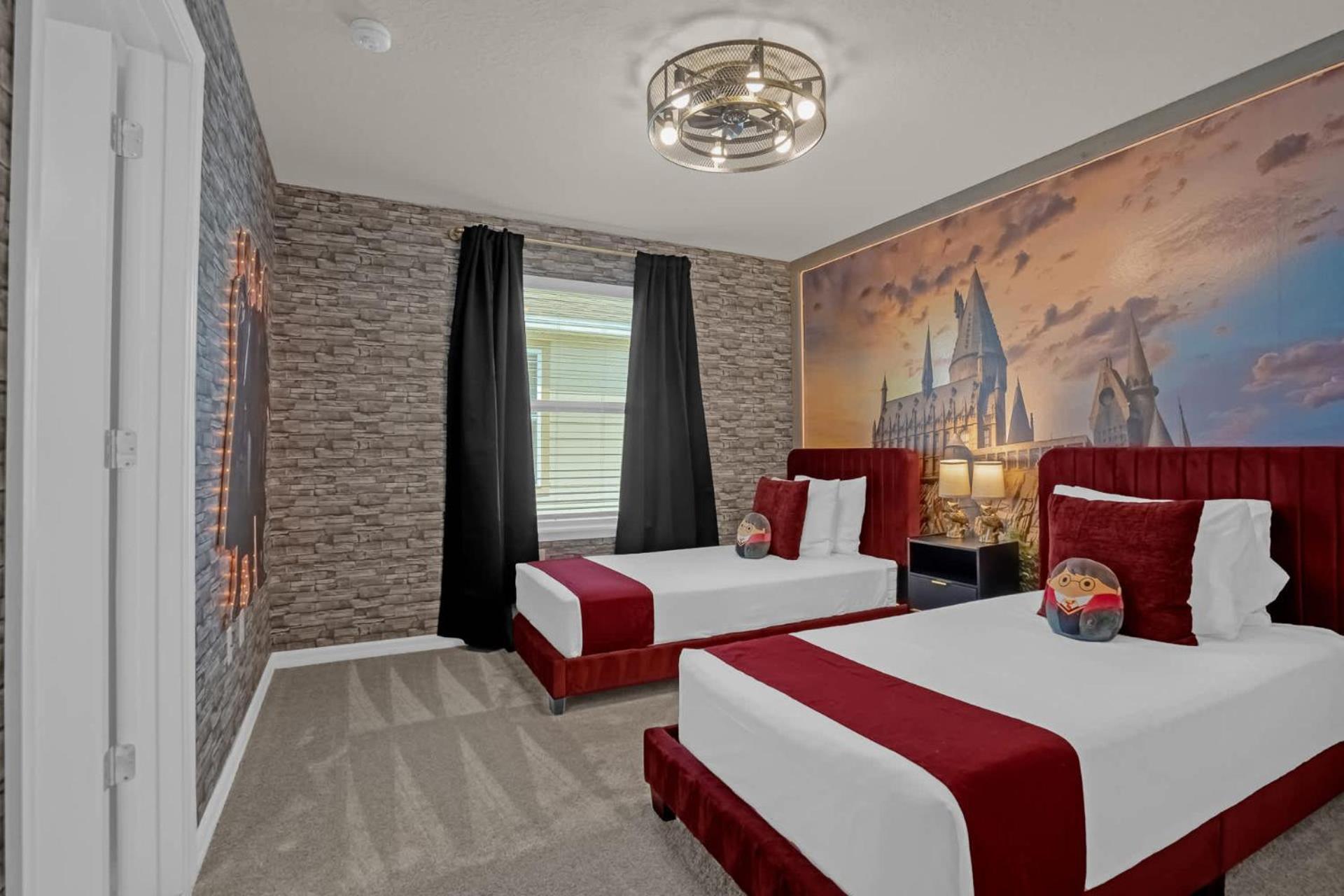 Upstay 20 Guest Capacity Mansion Near