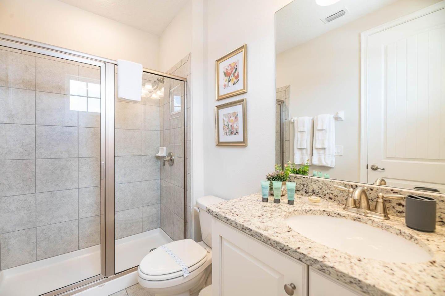 Sophisticated 7 Bdrm With Theater At Encore Holiday home