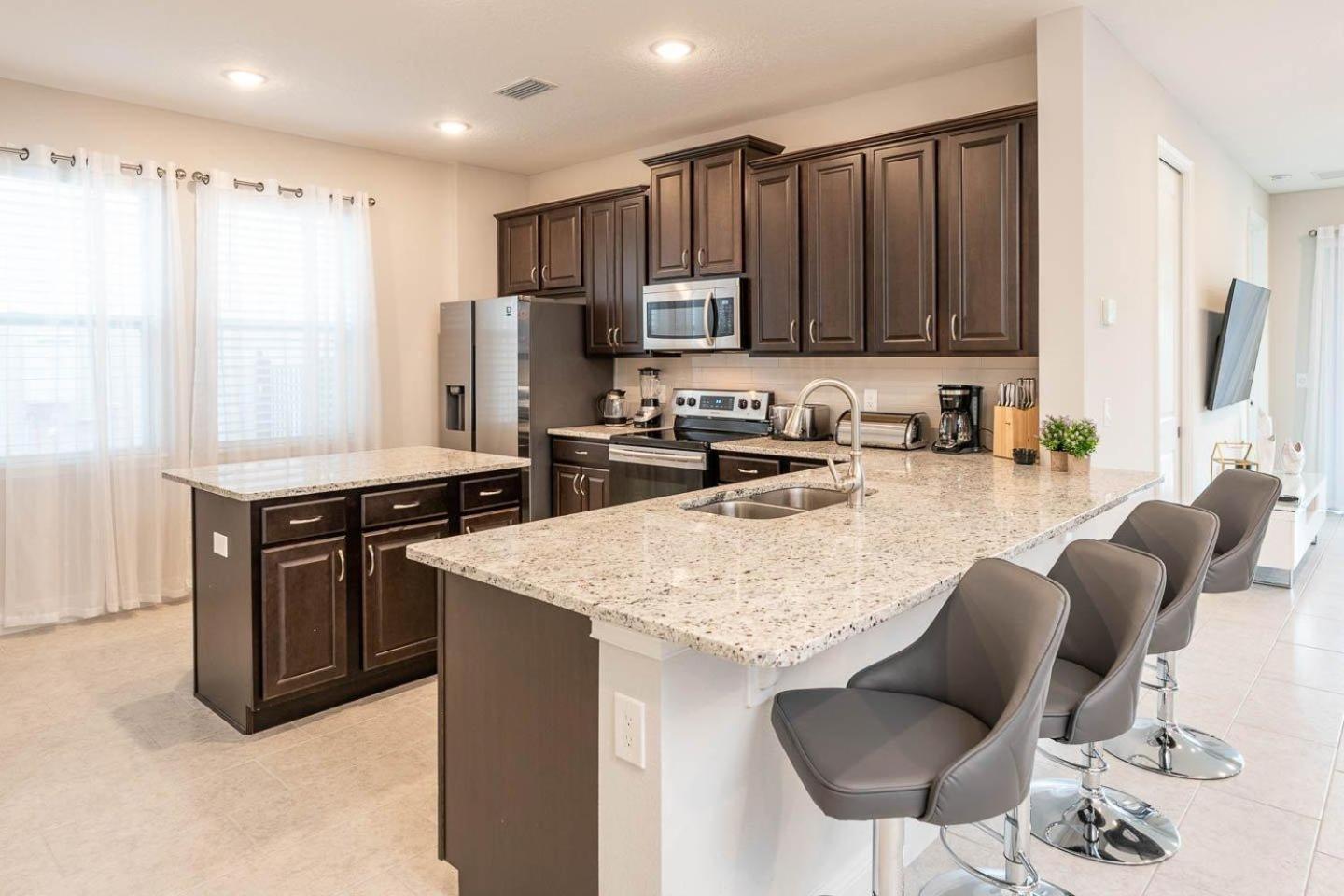 Ravishing 6 Bdrm With Games At Encore Holiday home *