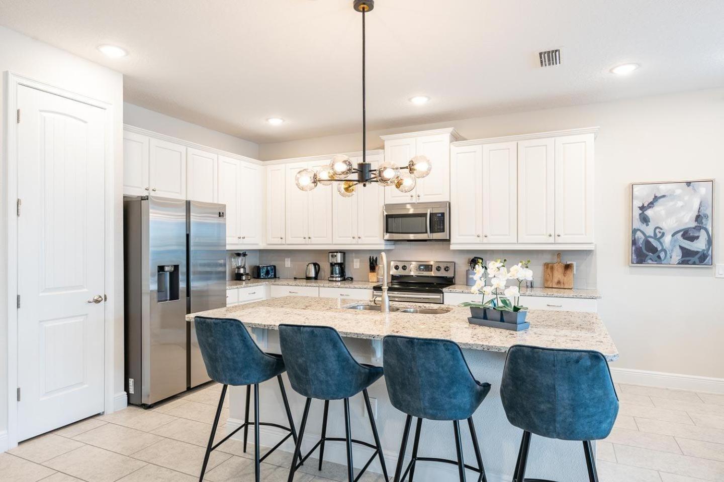 Sophisticated 7 Bdrm With Theater At Encore Holiday home