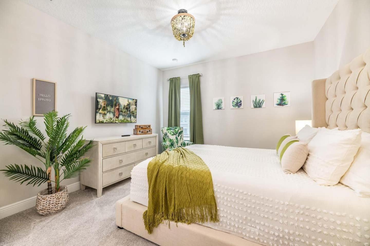 Sophisticated 6 Bdrm With Movie At Encore Holiday home