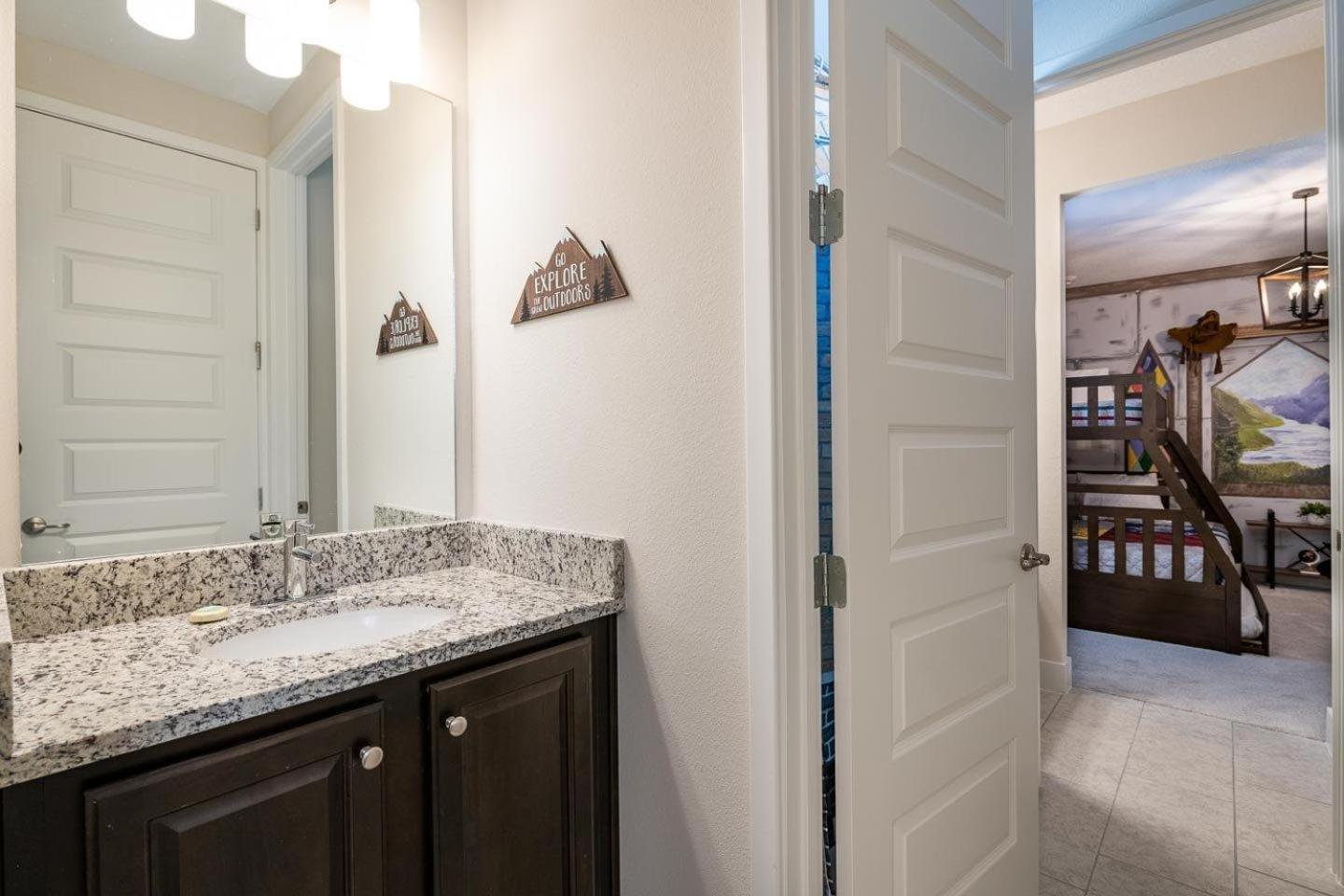 Colorful 8 Bdrm With Theater At Encore *