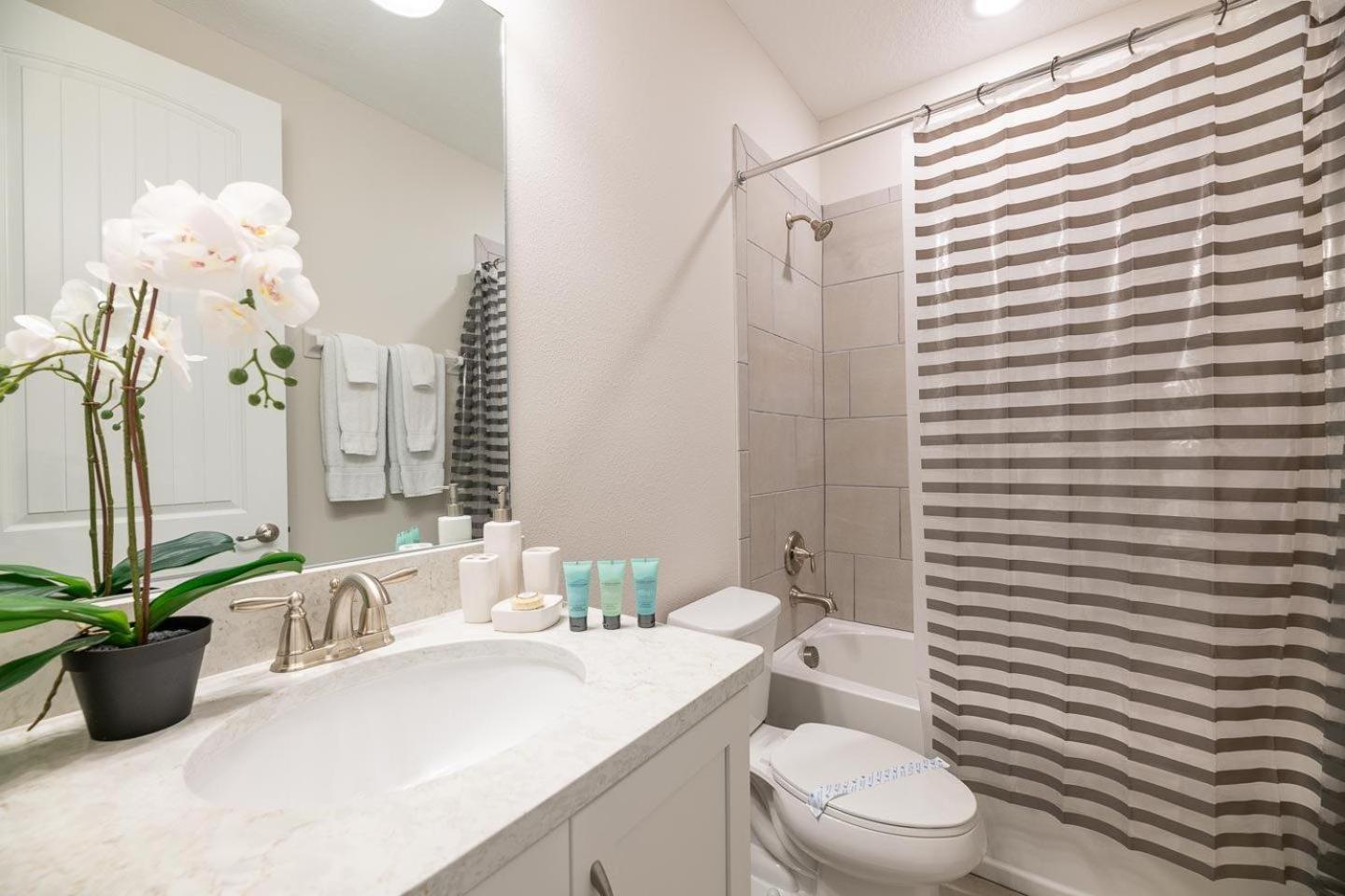 Grand 11 Bdrm With Games At Encore Holiday home *