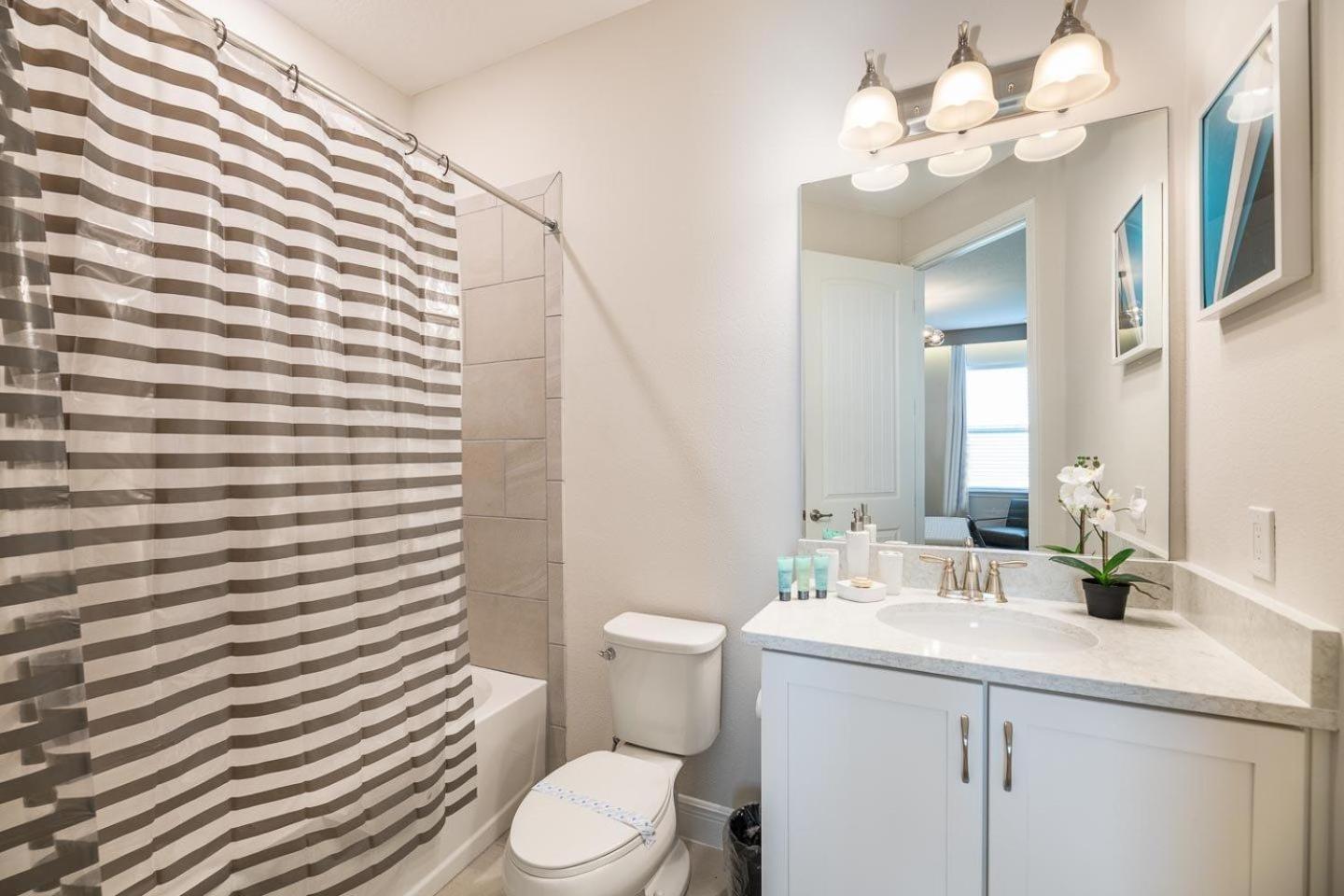 Grand 11 Bdrm With Games At Encore Holiday home