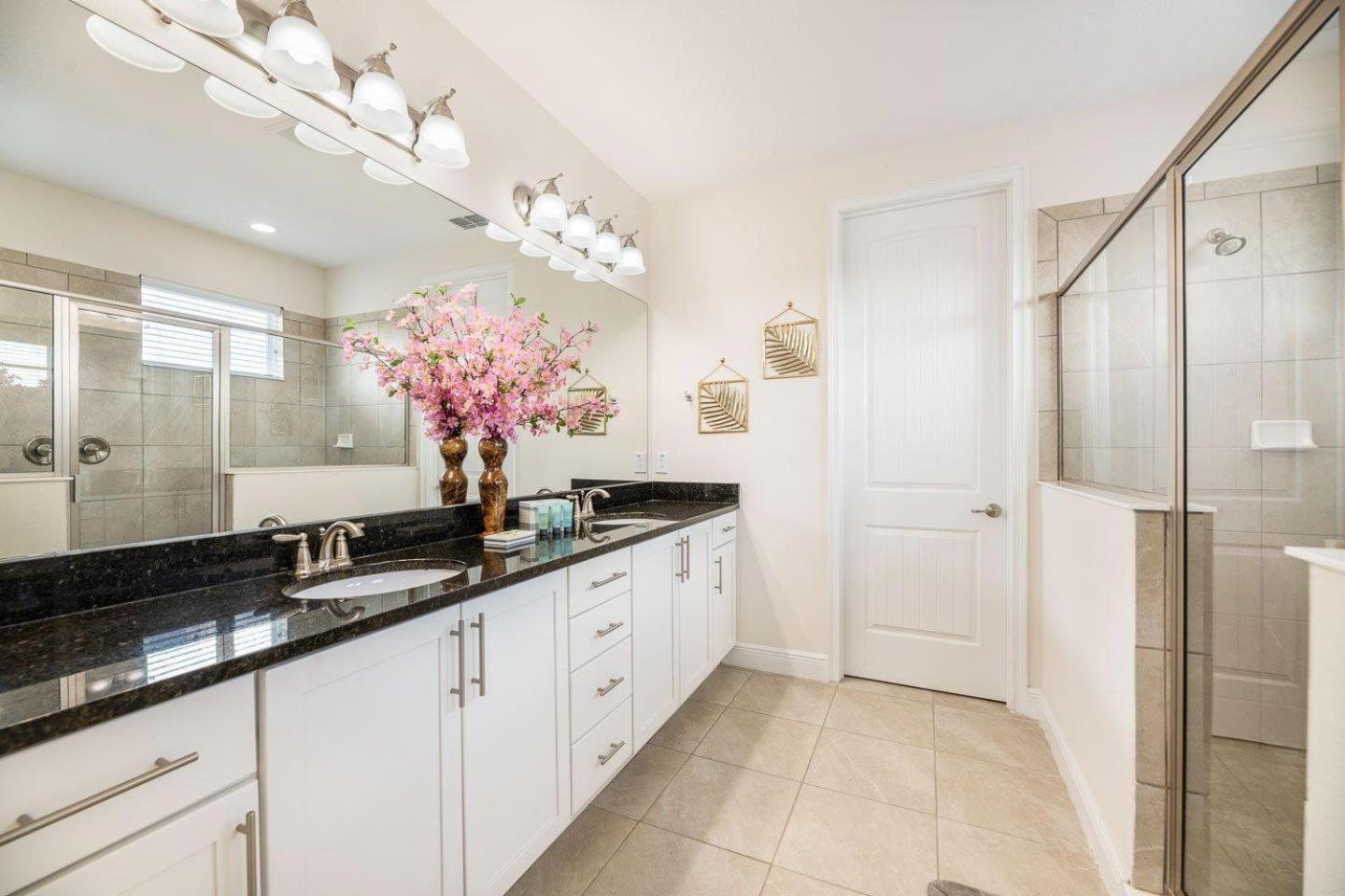 Unique 5 Bdrm With Game At Encore Holiday home
