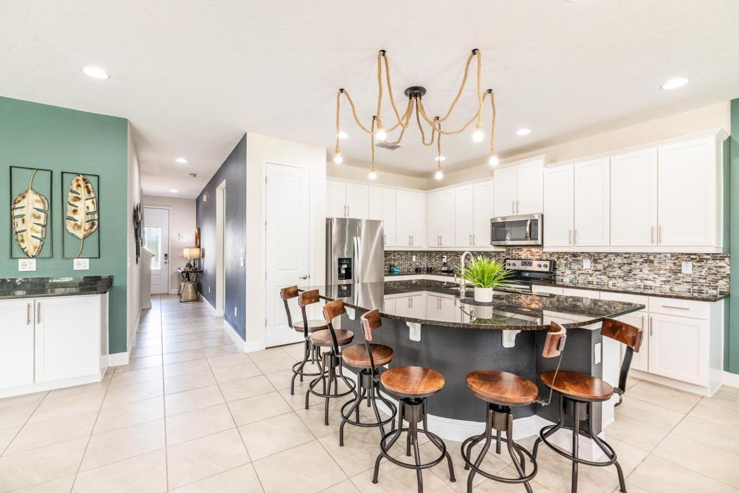 Unique 5 Bdrm With Game At Encore Holiday home *