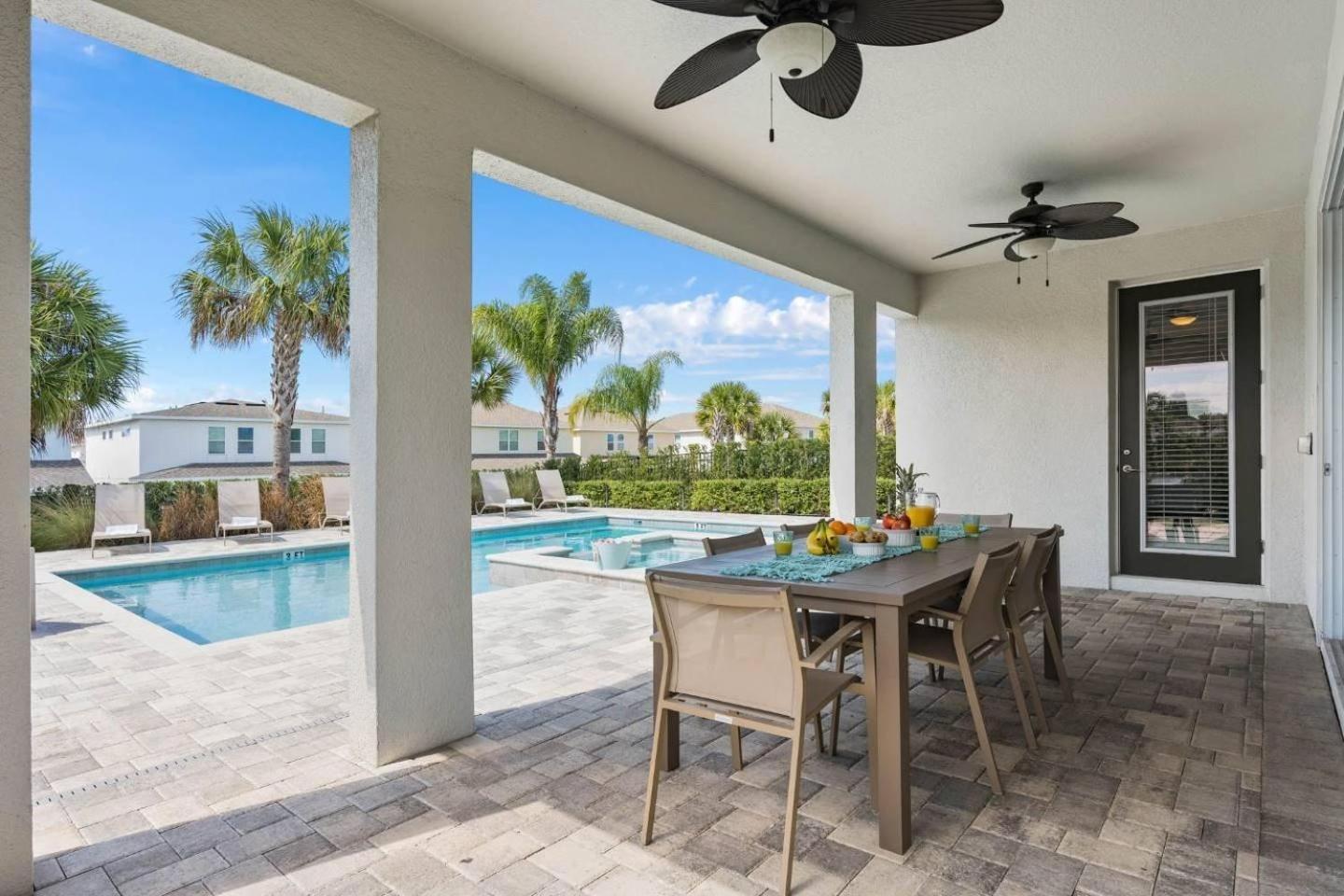Stylish 10 Bdrm With Galactic Themed In Encore Holiday home Orlando
