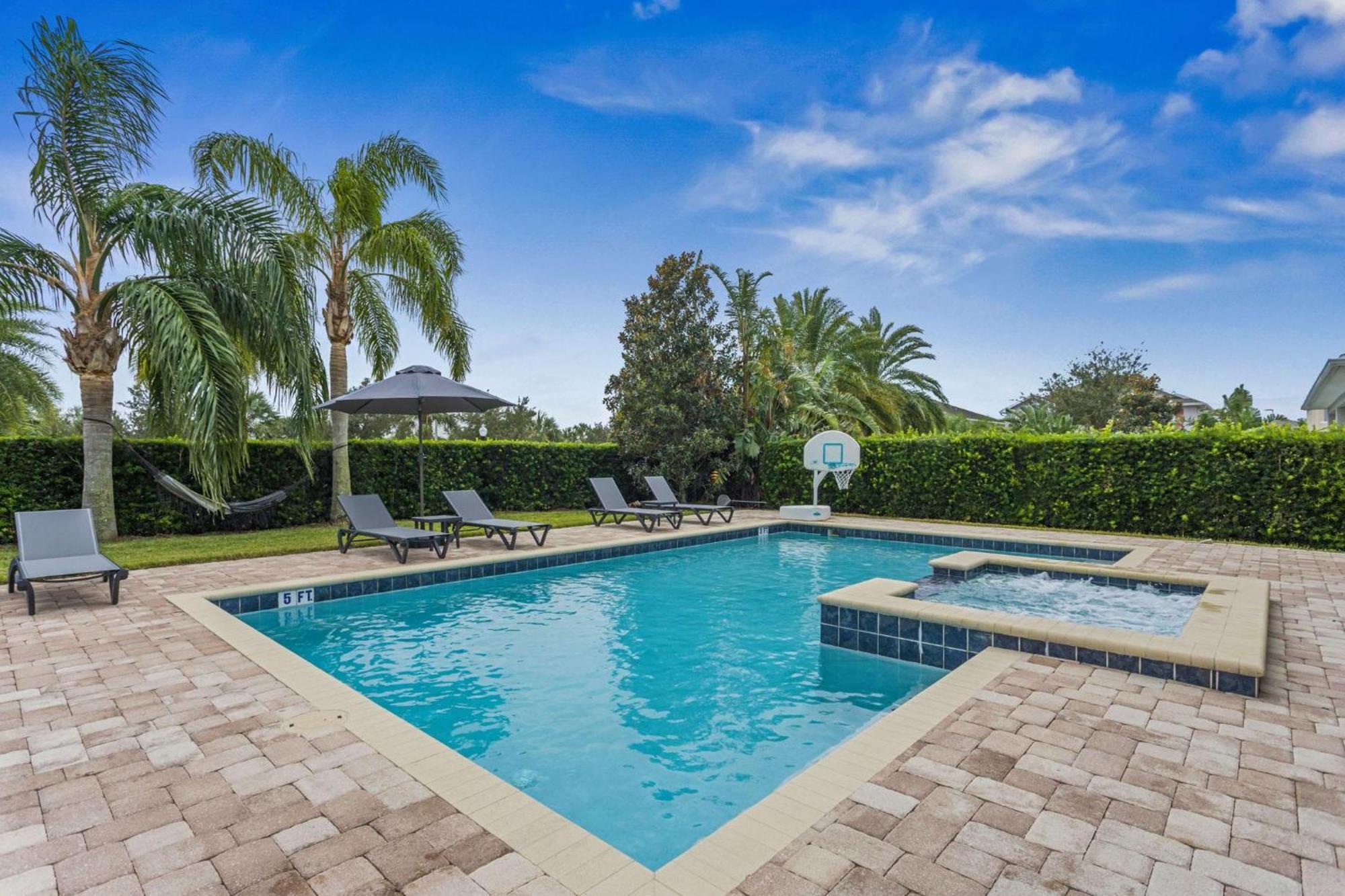 Radiant Classic 10 Bdrm With Games At Encore Holiday home