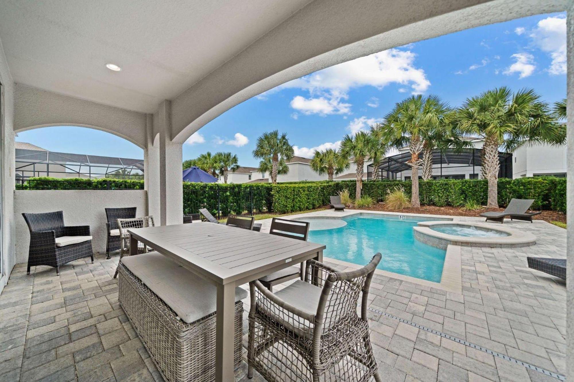 Charming 6 Bdrm House With Private And Pool In Encore Holiday home Orlando
