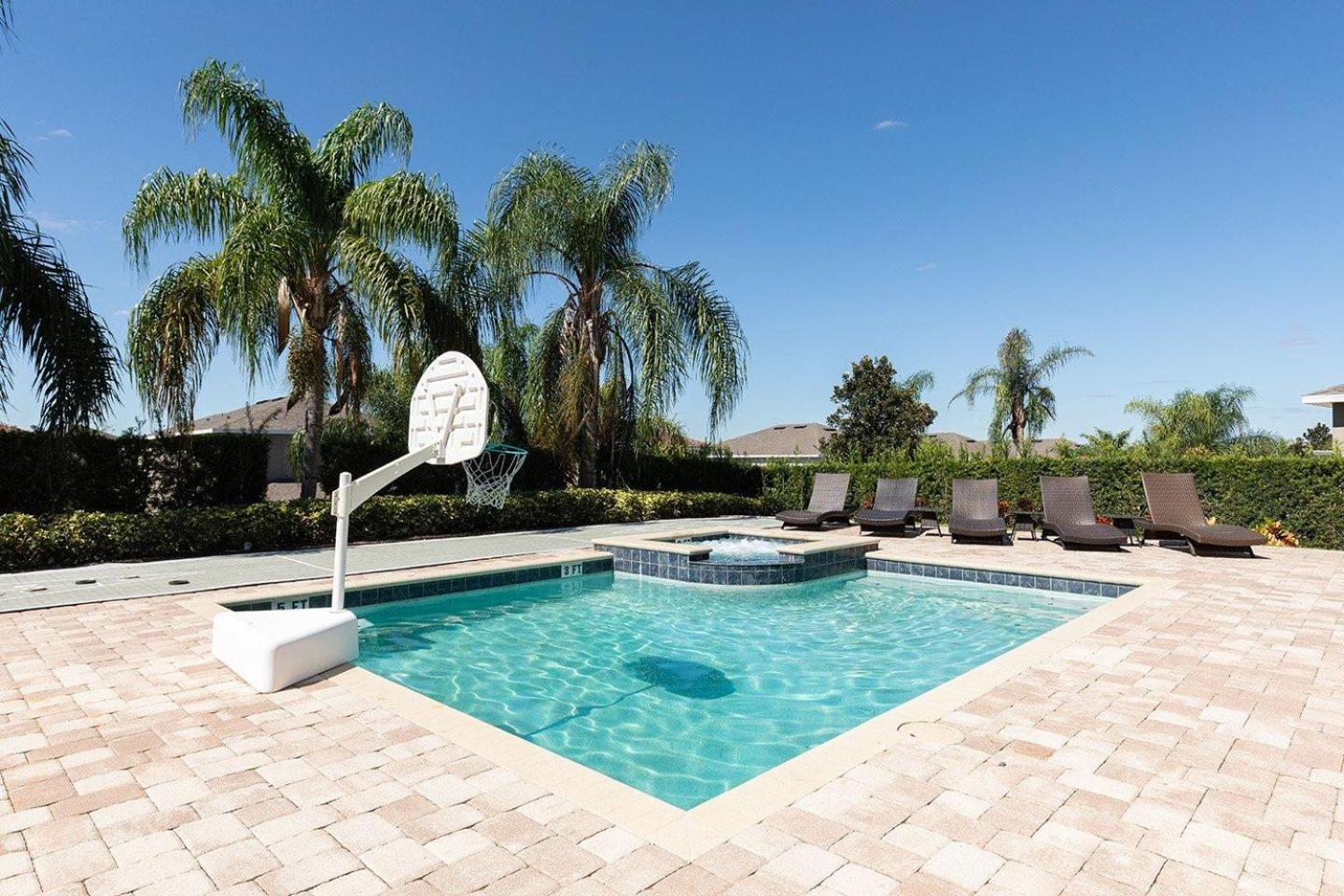 Luxurious 11 Bdrm With Tiki Themed Game At Encore Holiday home