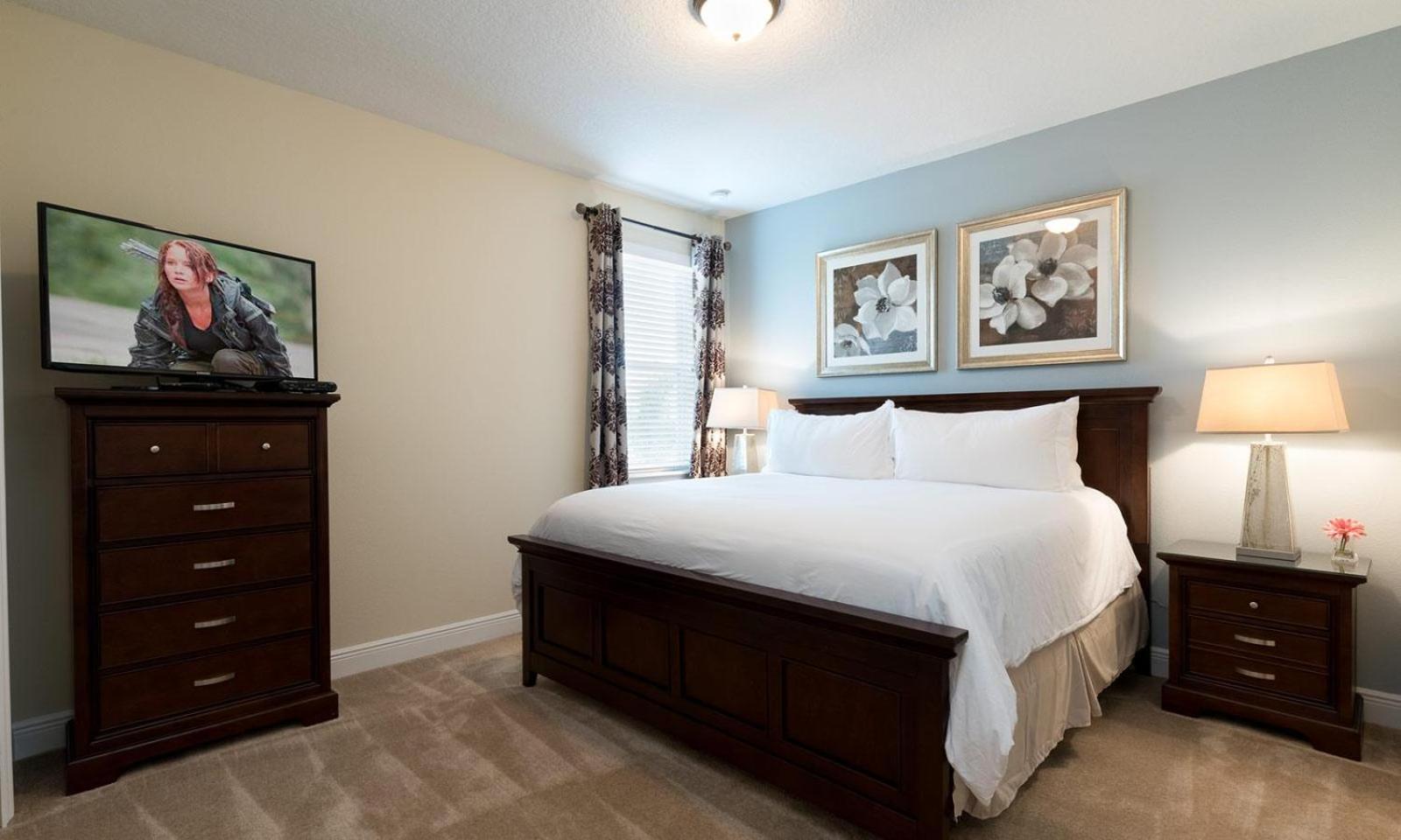 Charming 10 Bdrm With Open Living Area At Encore *