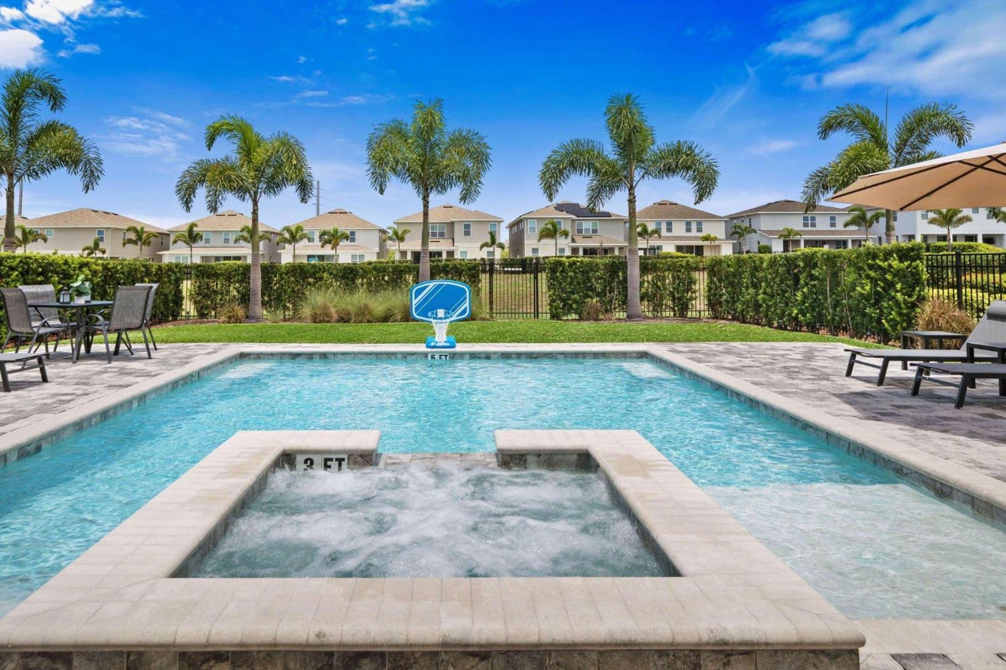 Holiday home Astonishing 7 Bdrm W Theater At Encore Orlando