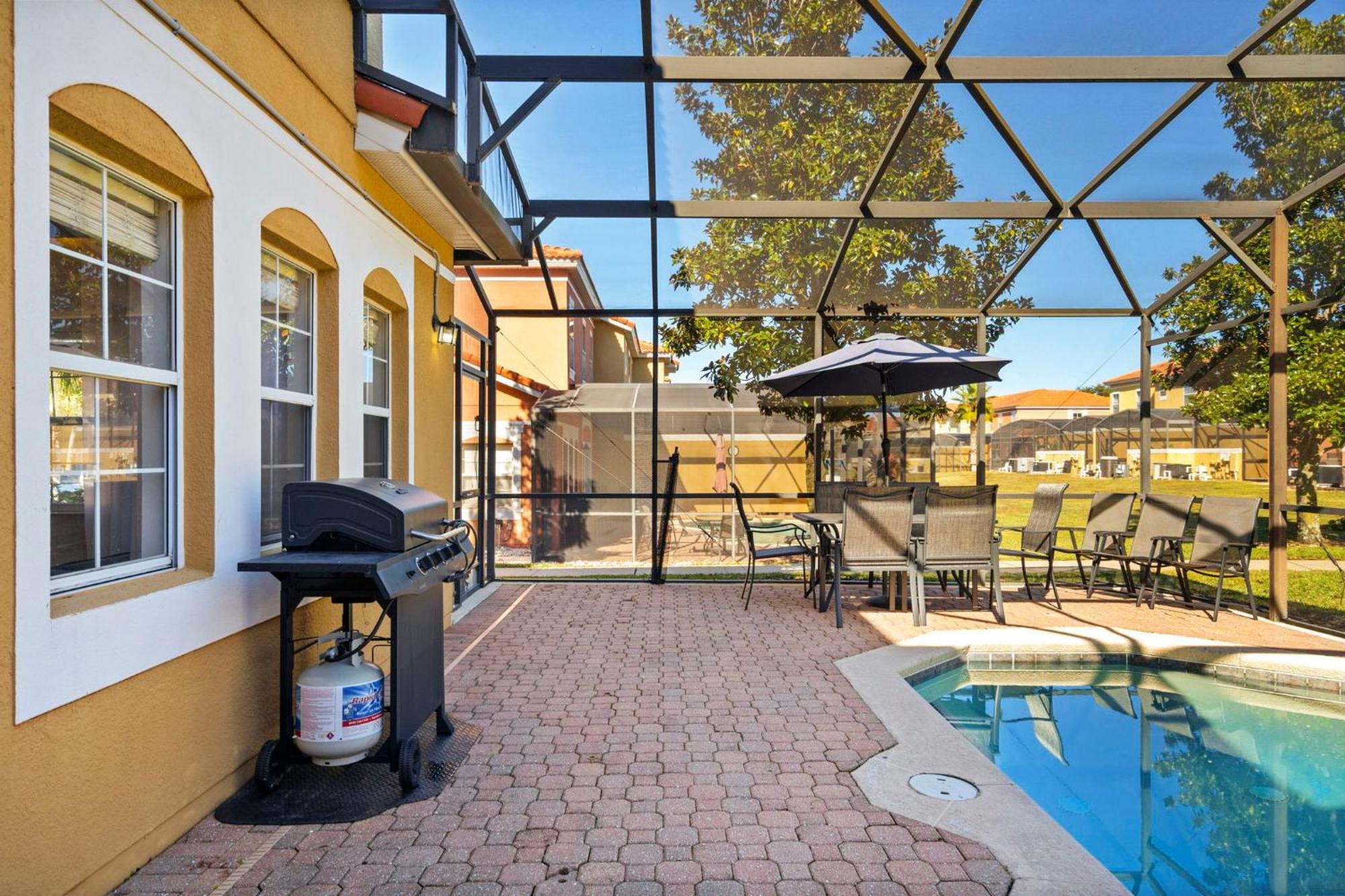 4 Bedrooms - 3 Bathrooms - Encantada 8549 Bl *