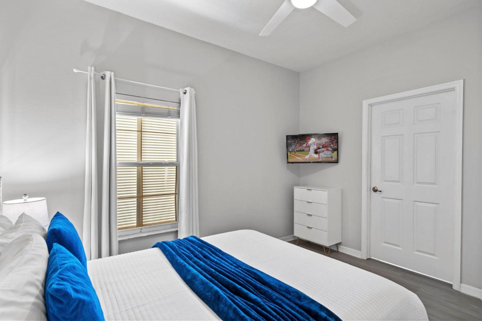 4 Bedrooms - 3 Bathrooms - Encantada 8549 Bl