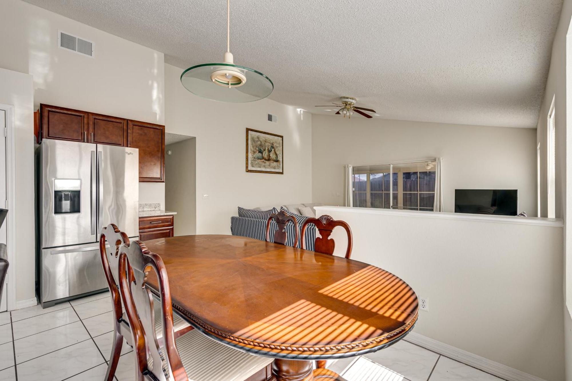 Family In Suburbs About 12 Mi To Dtwn! Holiday home Orlando