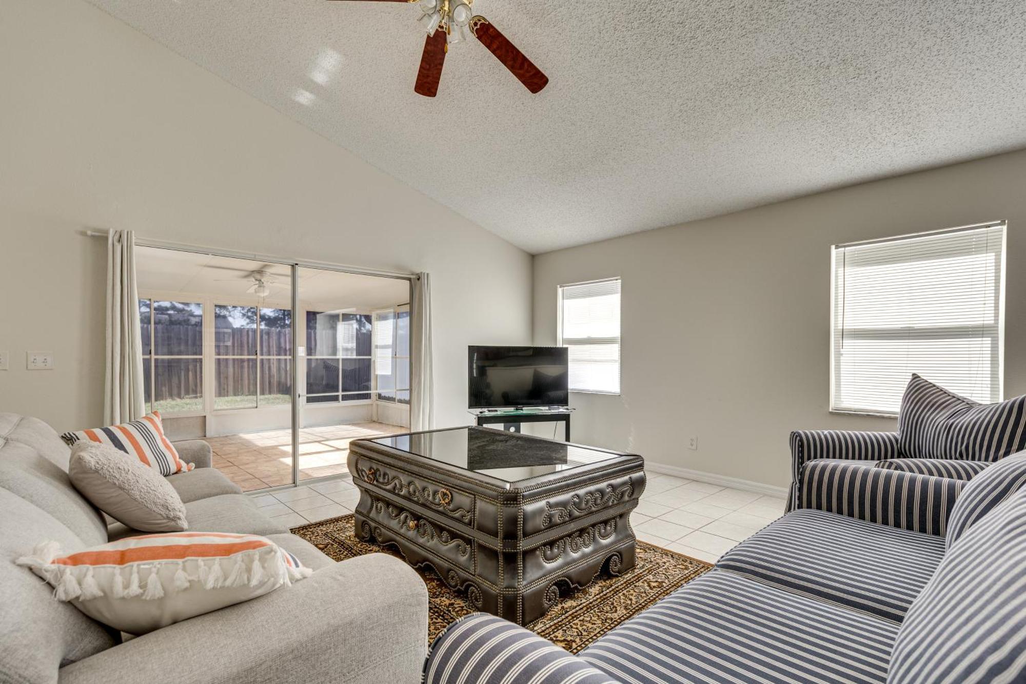 Holiday home Family In Suburbs About 12 Mi To Dtwn! *