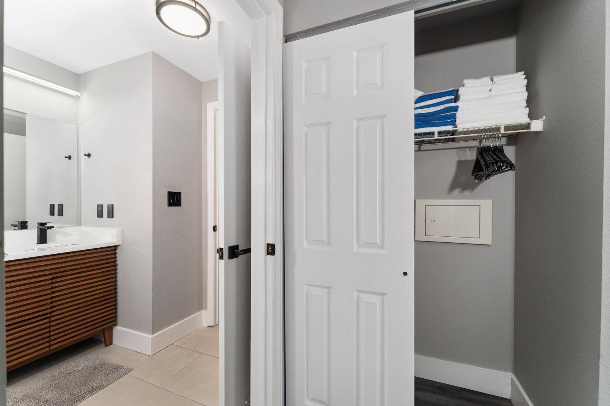 Apartment Comfort Close To Attractions