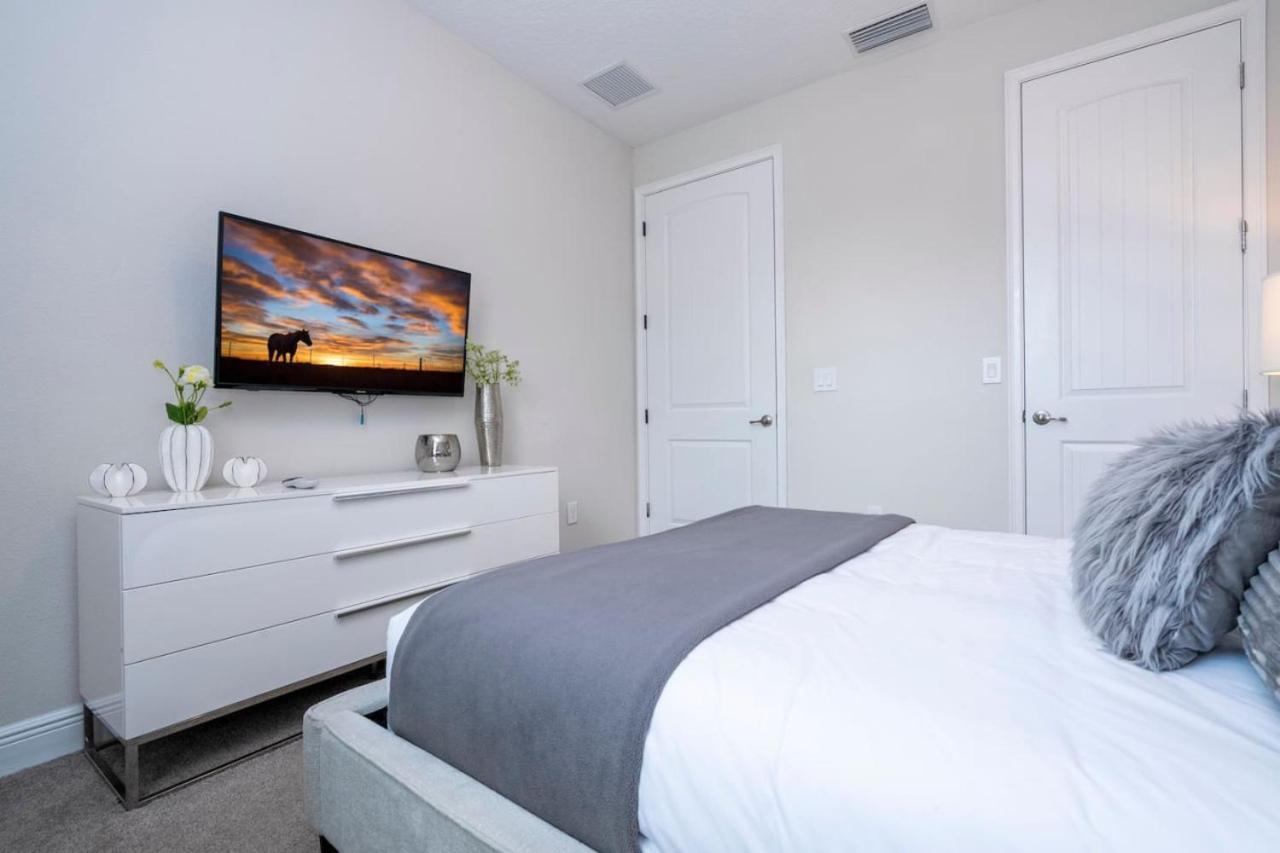 Holiday home Amazing 8bd W Private Pool At Encore *